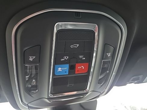 Used 2024 Jeep Grand Cherokee Altitude image 67