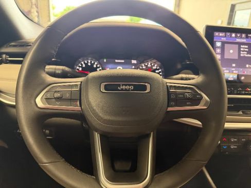 Used 2025 Jeep Compass Limited AWD/4WD image 22