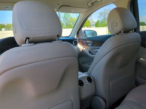 Used 2022 Mercedes-Benz GLC 300 4MATIC w/ Premium Package Lite image 18