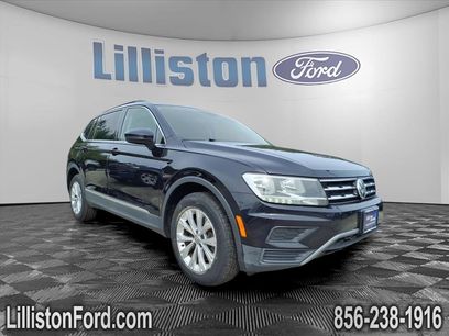 Used 2018 Volkswagen Tiguan SE w/ Panoramic Sunroof Package