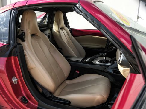 Used 2018 MAZDA MX-5 Miata RF Grand Touring RWD image 32