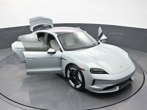 Used 2025 Porsche Taycan 4S AWD/4WD image 33