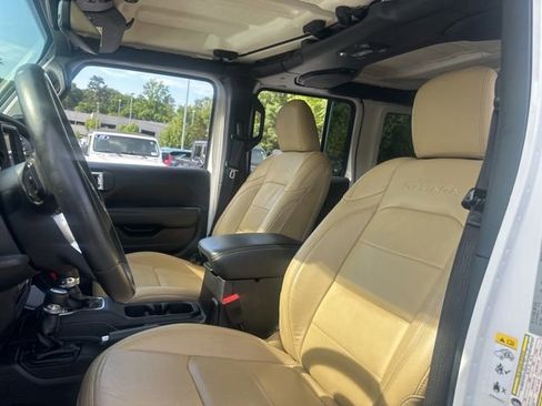 Used 2018 Jeep Wrangler Unlimited Sahara w/ Dual Top Group AWD/4WD image 20