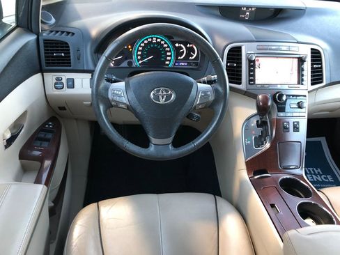 Used 2011 Toyota Venza AWD V6 w/ Premium Pkg #2 image 8