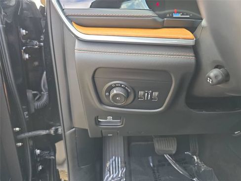 Used 2022 Jeep Grand Cherokee Summit AWD/4WD image 35