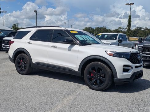 Used 2022 Ford Explorer ST w/ Equipment Group 401A AWD/4WD image 2