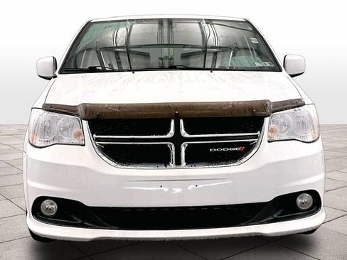 Used 2019 Dodge Grand Caravan SXT FWD image 4