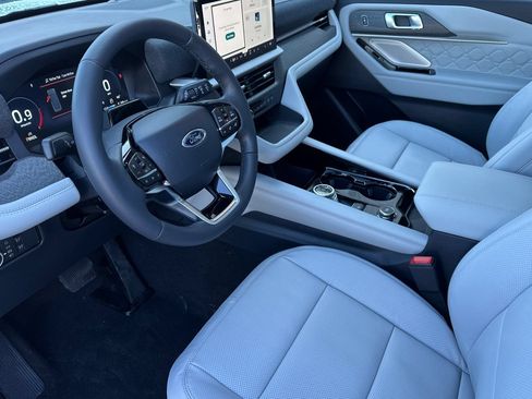New 2026 Ford Explorer Platinum w/ LUX Leather Package AWD/4WD image 11