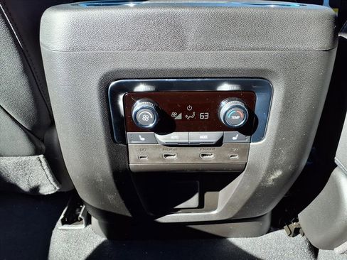 New 2026 Chevrolet Suburban Premier image 6