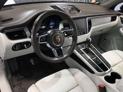 Used 2017 Porsche Macan GTS AWD/4WD image 10