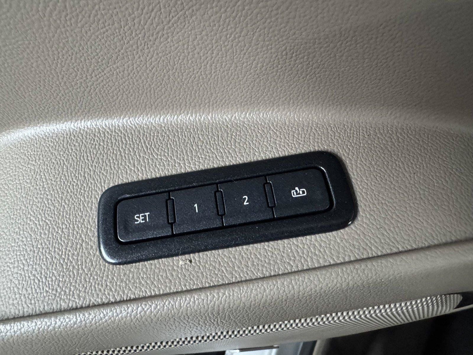 Used 2020 GMC Yukon SLT w/ Open Road Package AWD/4WD image 28