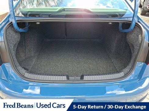 Certified 2025 Volkswagen Jetta SEL image 31