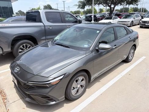 Certified 2024 Hyundai Elantra SE FWD image 1