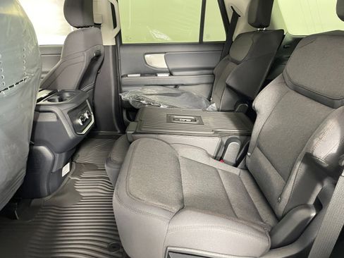 New 2025 Ford Expedition Active image 4