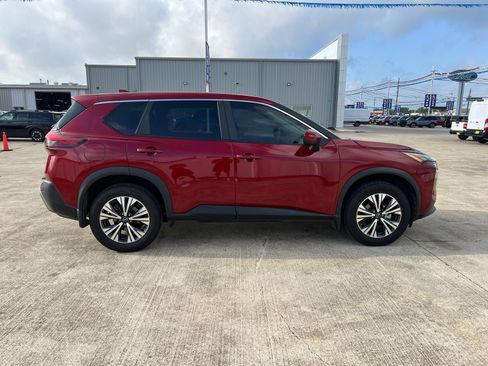 Used 2023 Nissan Rogue SV FWD image 2