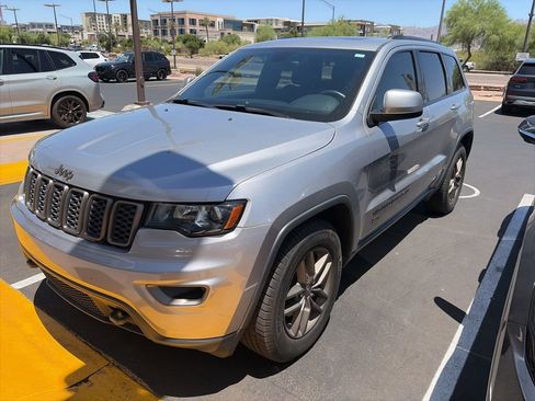 Used 2017 Jeep Grand Cherokee Laredo 75th Anniversary RWD image 4