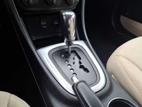 Used 2013 Chrysler 200 Limited w/ Sun/Sound Group image 16