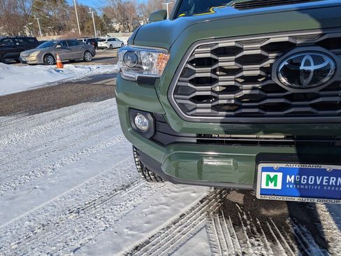 Used 2021 Toyota Tacoma TRD Sport image 10
