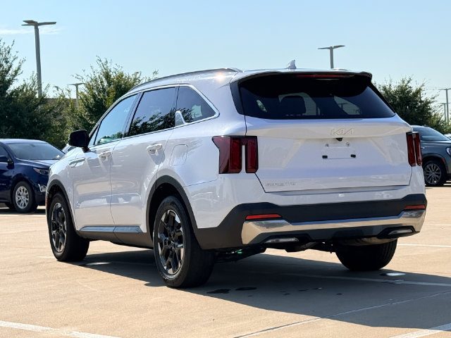 Used 2024 Kia Sorento S FWD image 11