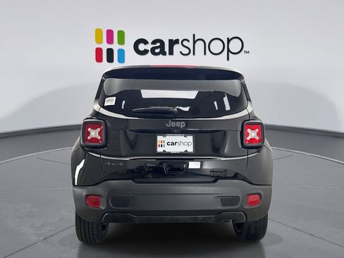 Used 2021 Jeep Renegade Latitude w/ Sun & Sound Group image 4
