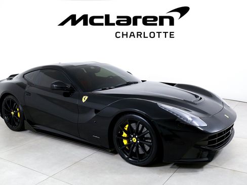 Used 2017 Ferrari F12 Berlinetta RWD image 2