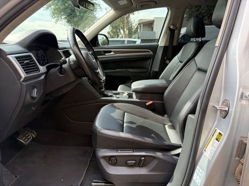 Used 2019 Volkswagen Atlas SEL R-Line image 8