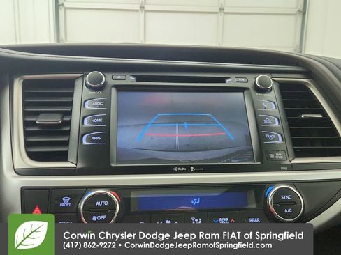 Used 2015 Toyota Highlander XLE image 25