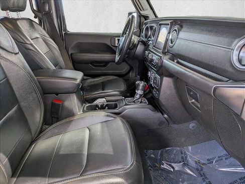 Used 2022 Jeep Wrangler Unlimited Sahara w/ Cold Weather Group image 23