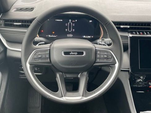New 2025 Jeep Grand Cherokee L Laredo AWD/4WD image 37