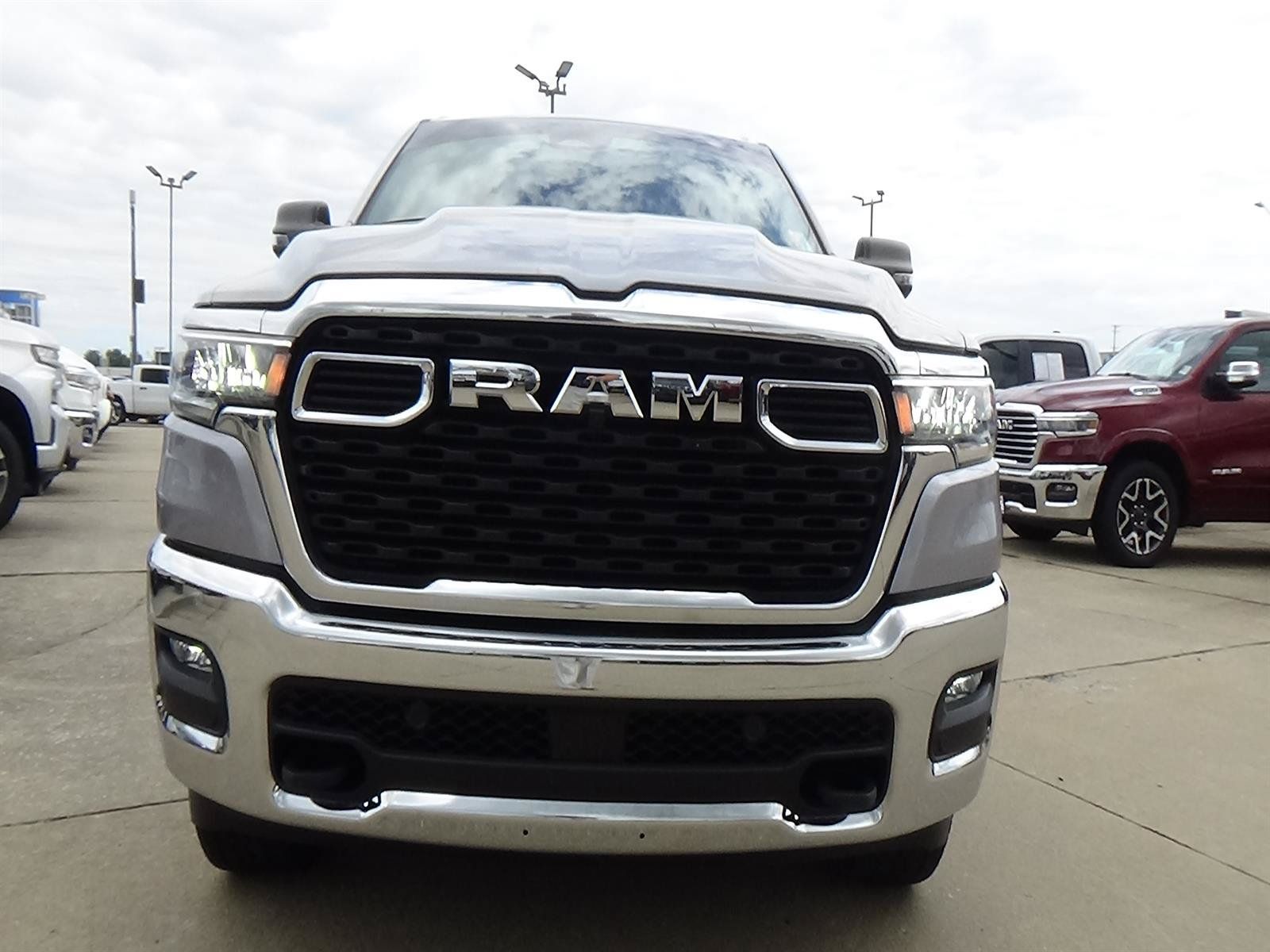 Used 2025 RAM 1500 Big Horn AWD/4WD image 3
