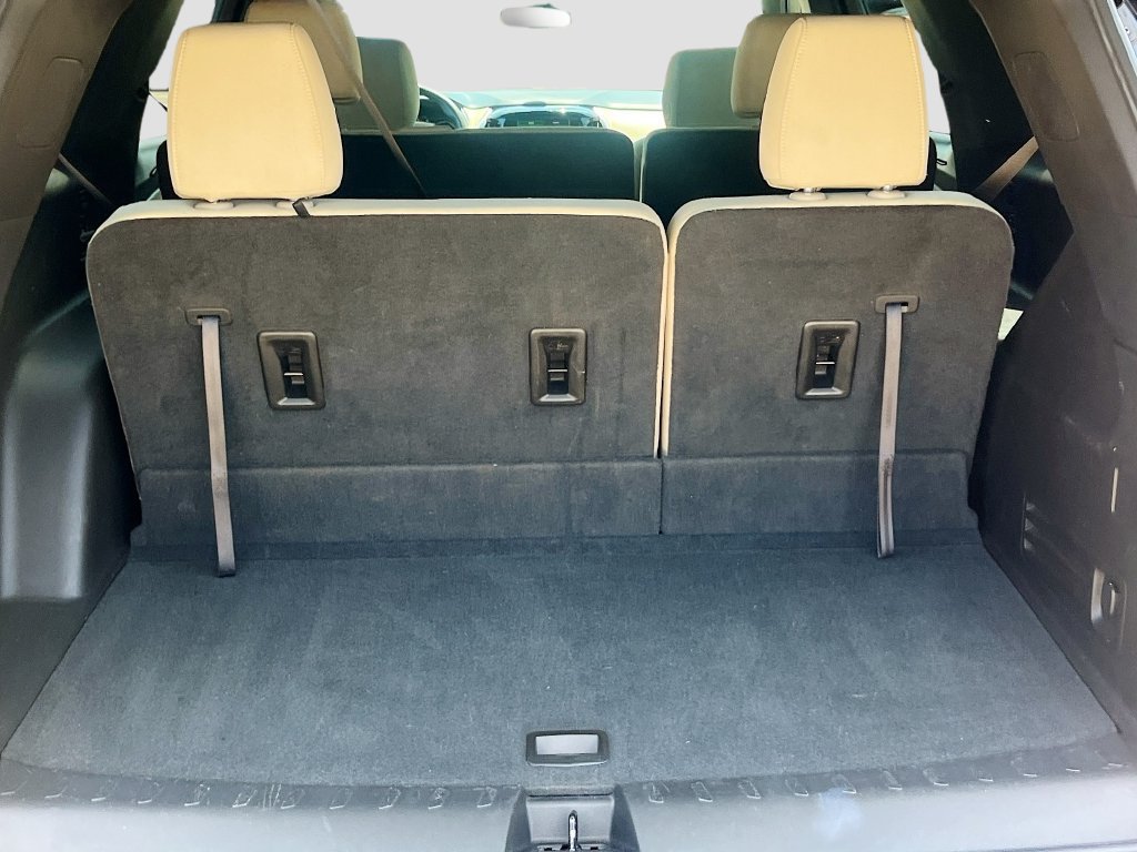 Used 2023 Chevrolet Traverse LS FWD image 24