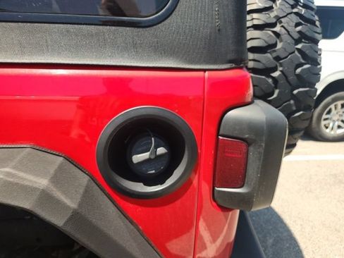Used 2021 Jeep Wrangler Unlimited Sport AWD/4WD image 9