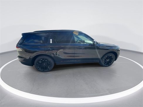New 2026 Lincoln Aviator Reserve image 8