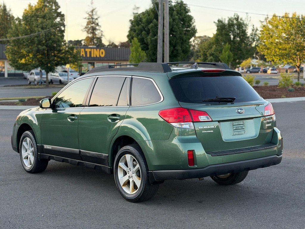 Used 2014 Subaru Outback 2.5i Premium AWD/4WD image 6