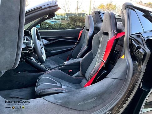 Used 2026 McLaren 750S Spider RWD image 21