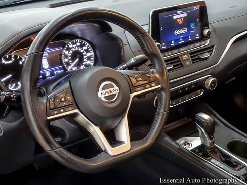 Used 2022 Nissan Altima 2.5 SR FWD image 15