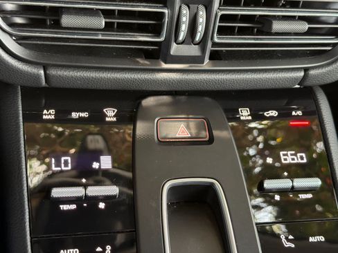 Certified 2023 Porsche Macan Turbo AWD/4WD image 23