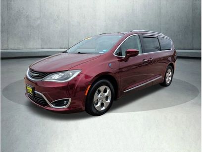 Used 2019 Chrysler Pacifica Touring-L w/ Premium Audio Group