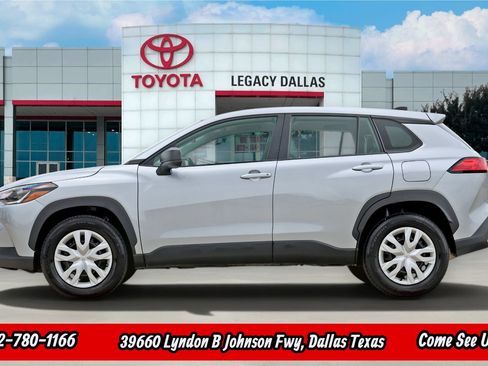 Used 2024 Toyota Corolla Cross L AWD/4WD image 6