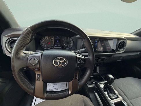 Used 2019 Toyota Tacoma TRD Off-Road image 19