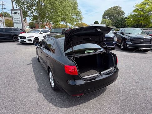 Used 2011 Volkswagen Jetta SE FWD image 21