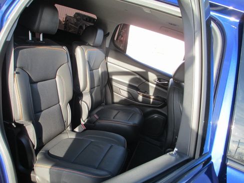 Certified 2023 GMC Acadia AT4 image 22