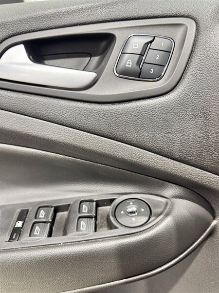 Used 2015 Ford Escape Titanium AWD/4WD image 17