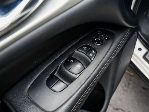 Used 2018 Nissan Pathfinder Platinum image 9