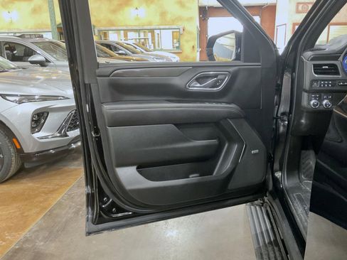 Certified 2023 GMC Yukon XL AT4 w/ AT4 Premium Package AWD/4WD image 9