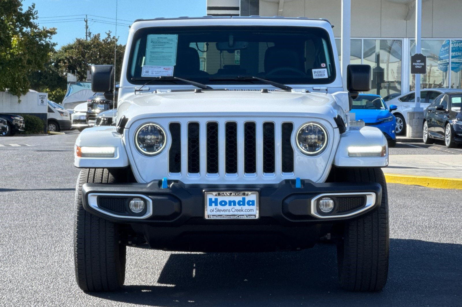 Used 2023 Jeep Wrangler Unlimited Sahara AWD/4WD image 6