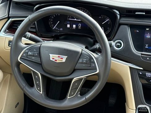 Used 2018 Cadillac XT5 Luxury w/ Driver Awareness Package FWD image 14