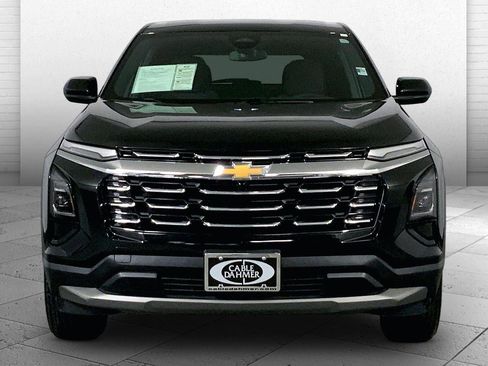 Used 2025 Chevrolet Equinox LT image 2