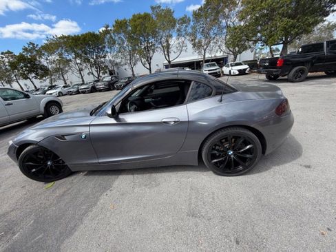 Used 2011 BMW Z4 sDrive35i image 6