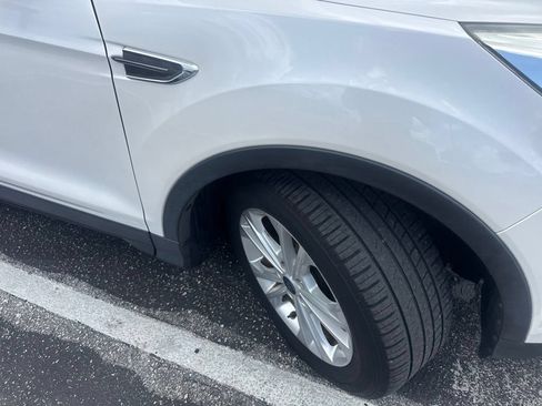 Used 2019 Ford Escape SE FWD image 4